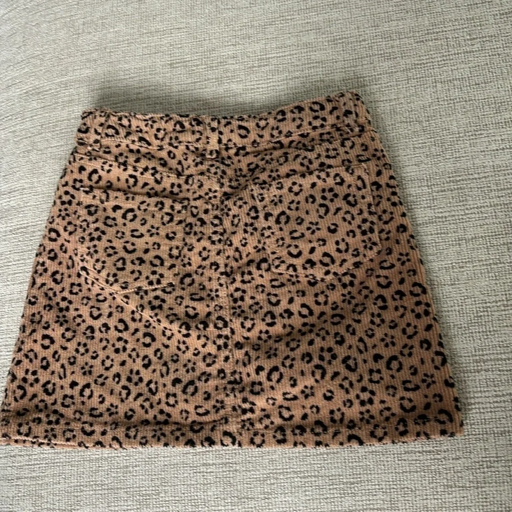 Cat & Jack cheetah print skirt